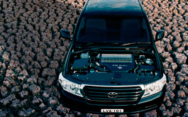 LC200 V8 engine