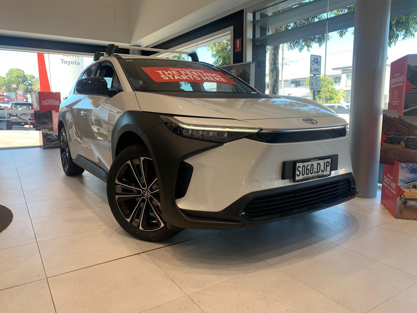 2025 Toyota bZ4X — photo 1