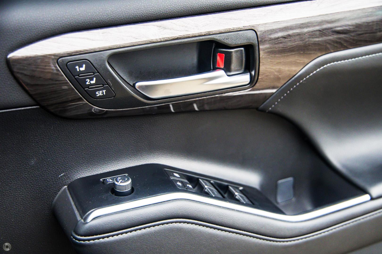 2025 Toyota Kluger Grande — photo 13