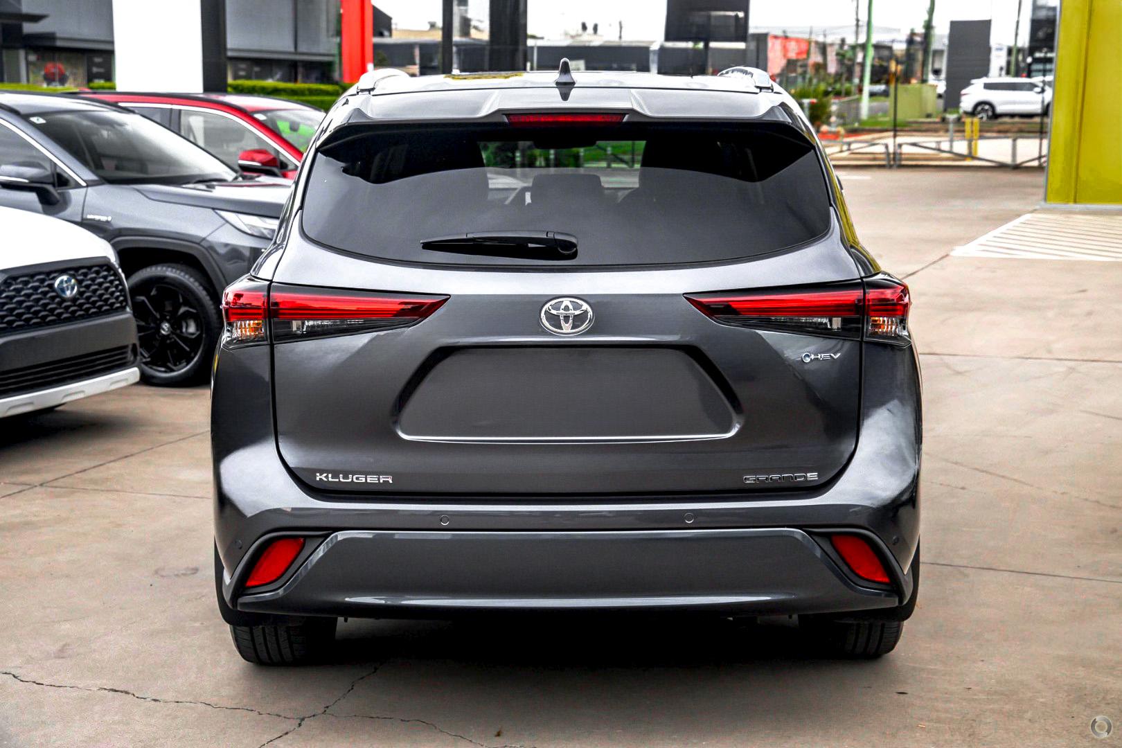 2025 Toyota Kluger Grande — photo 3