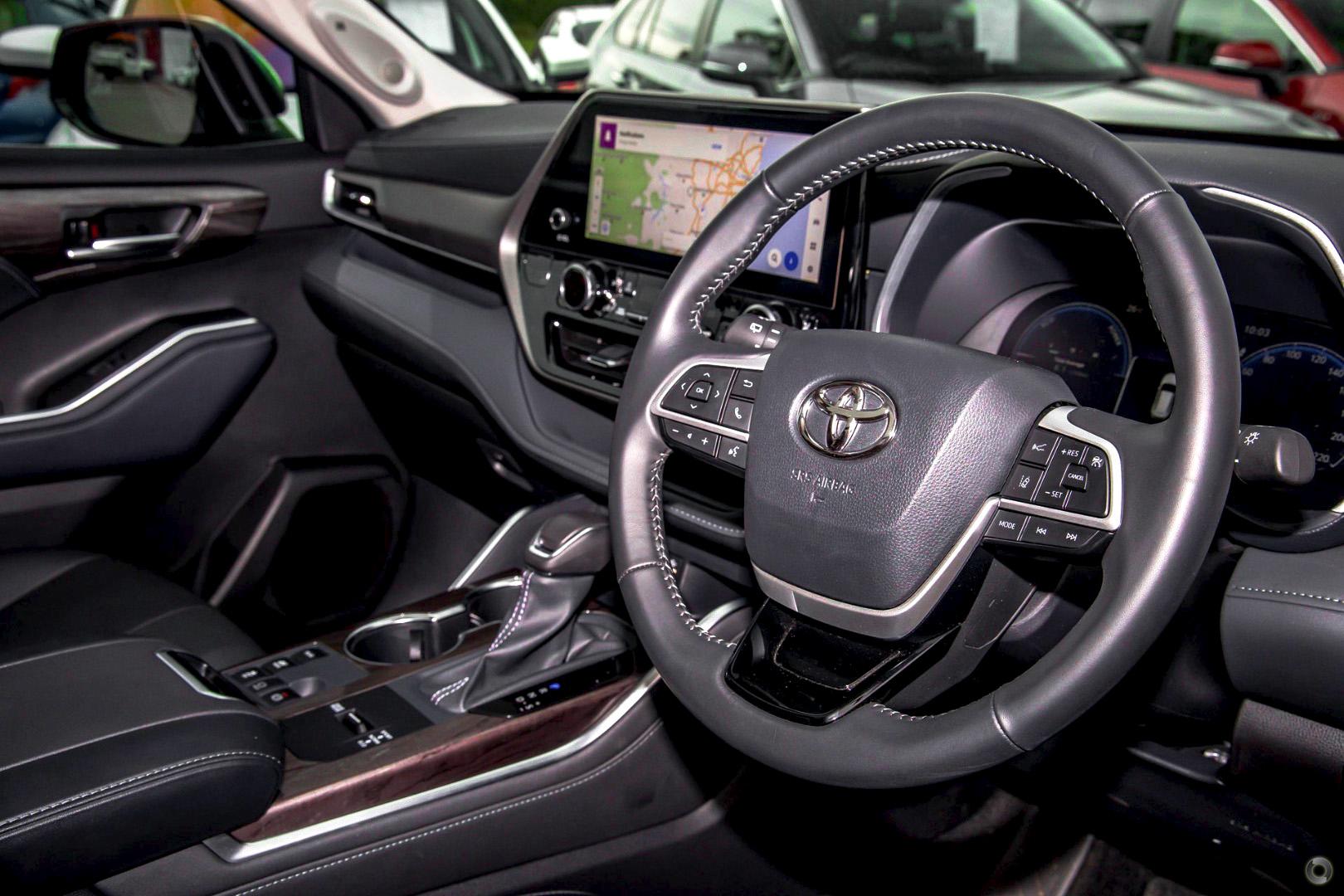 2025 Toyota Kluger Grande — photo 7