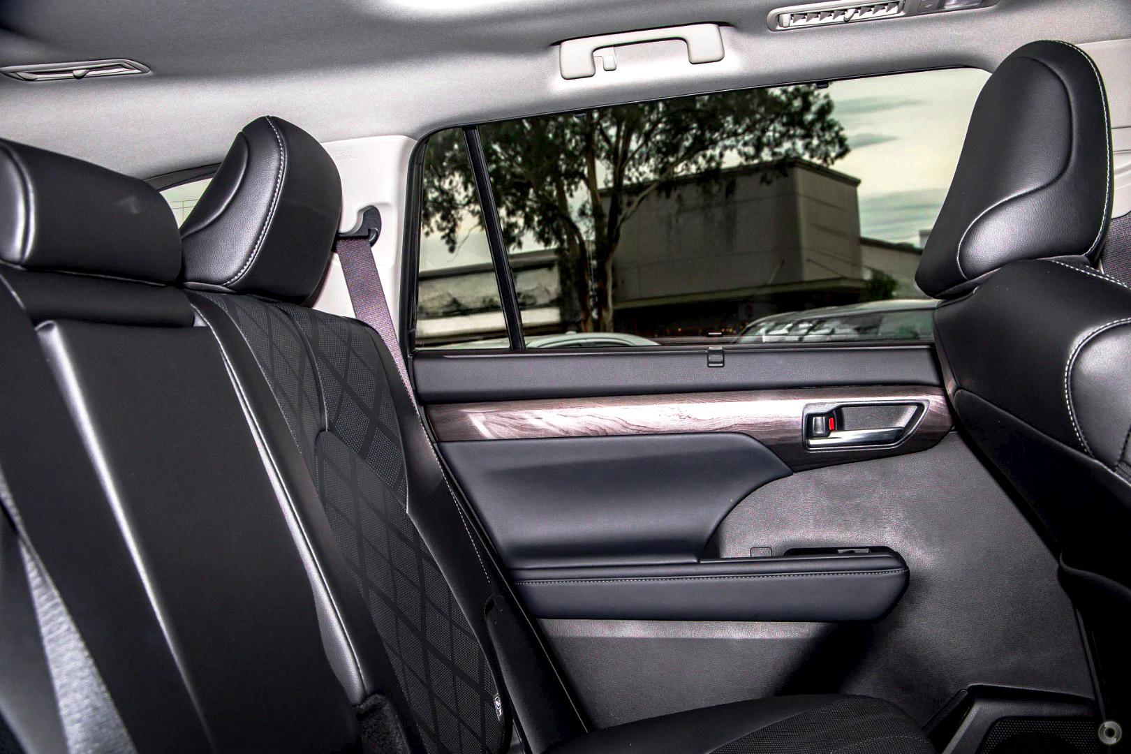 2025 Toyota Kluger Grande — photo 8