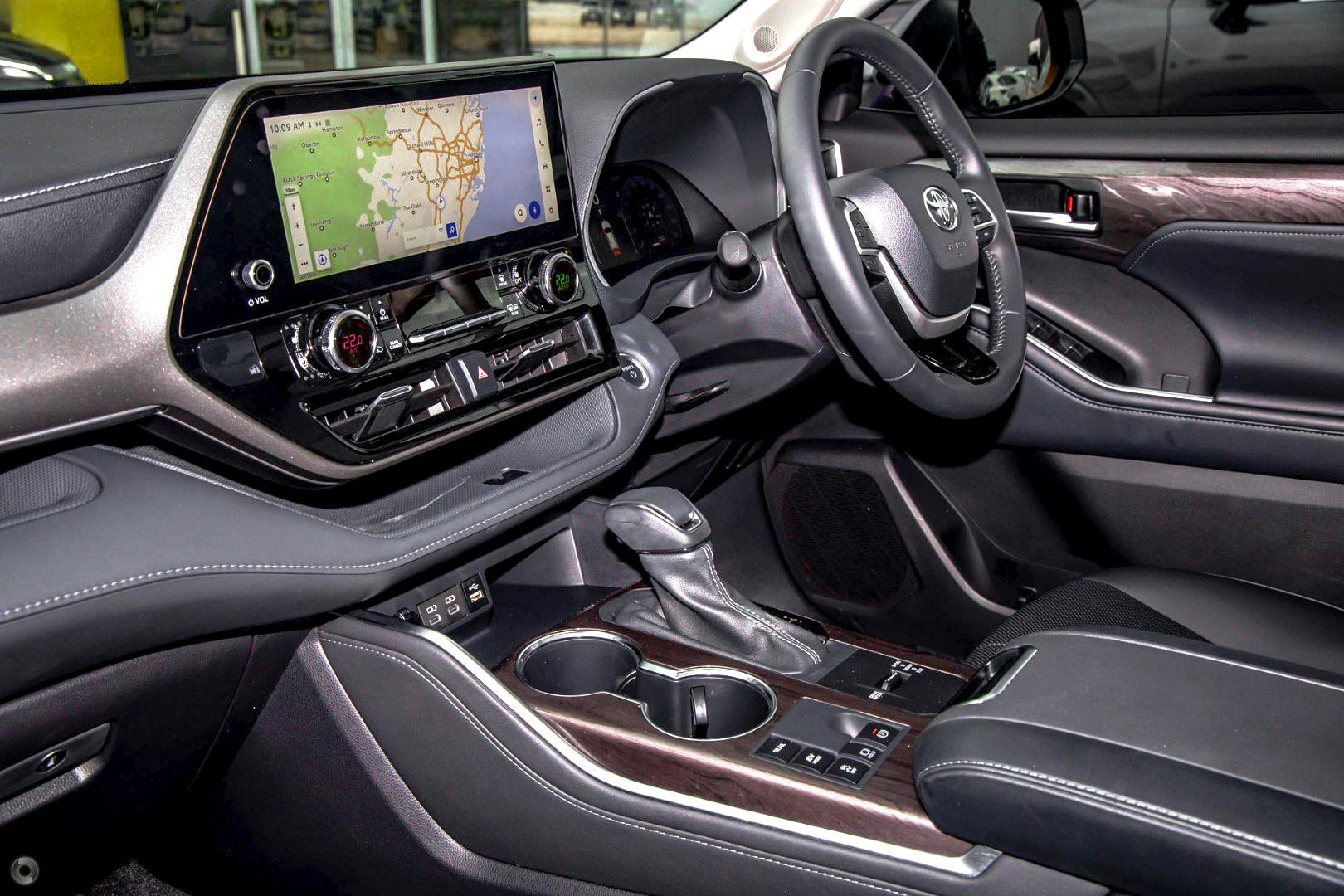2025 Toyota Kluger Grande — photo 5