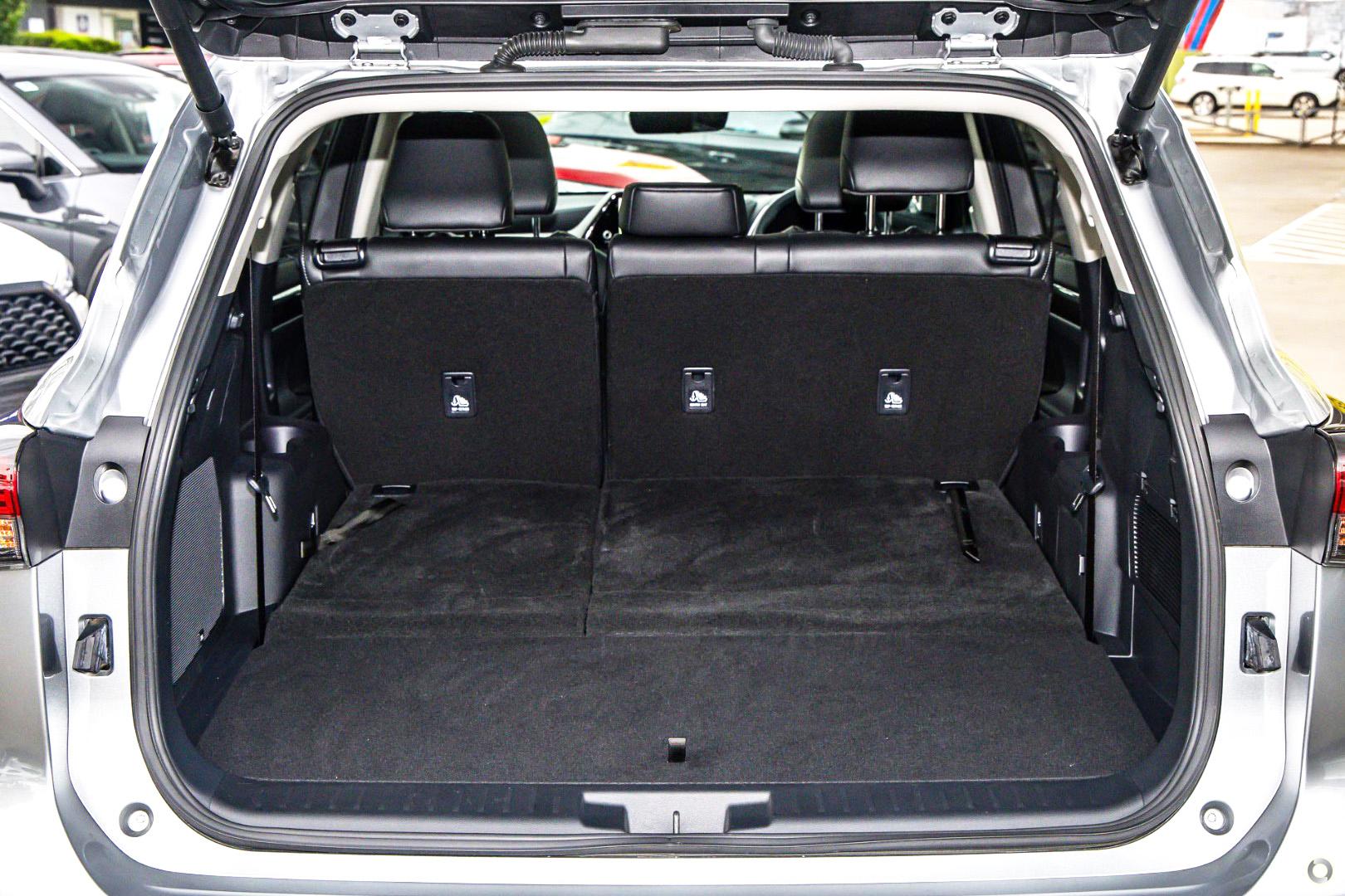 2025 Toyota Kluger Grande — photo 8