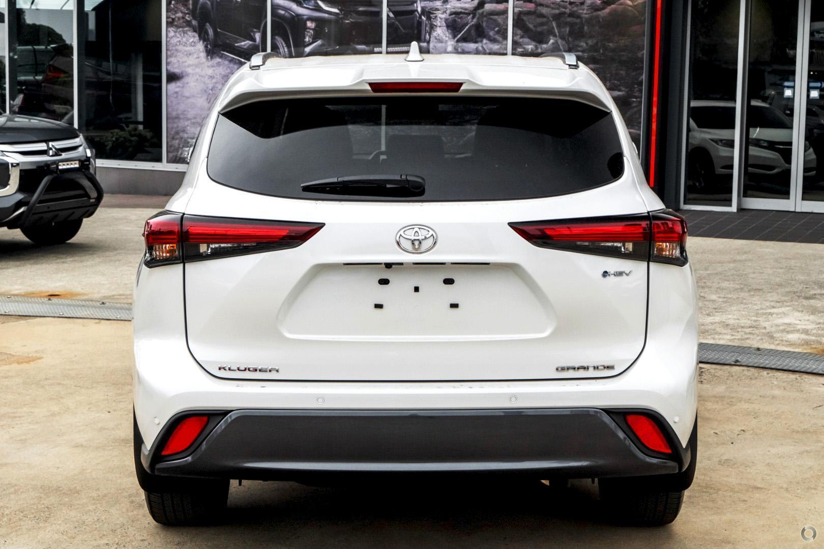2025 Toyota Kluger Grande — photo 3