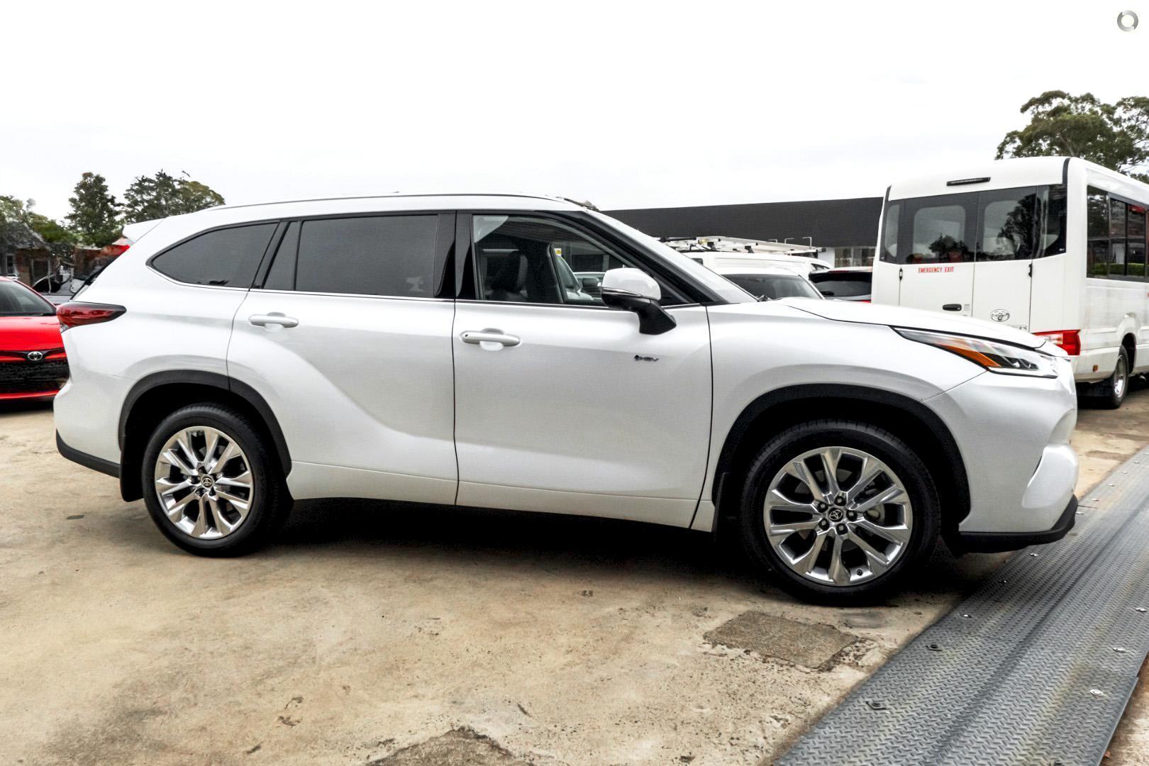 2025 Toyota Kluger Grande — photo 5