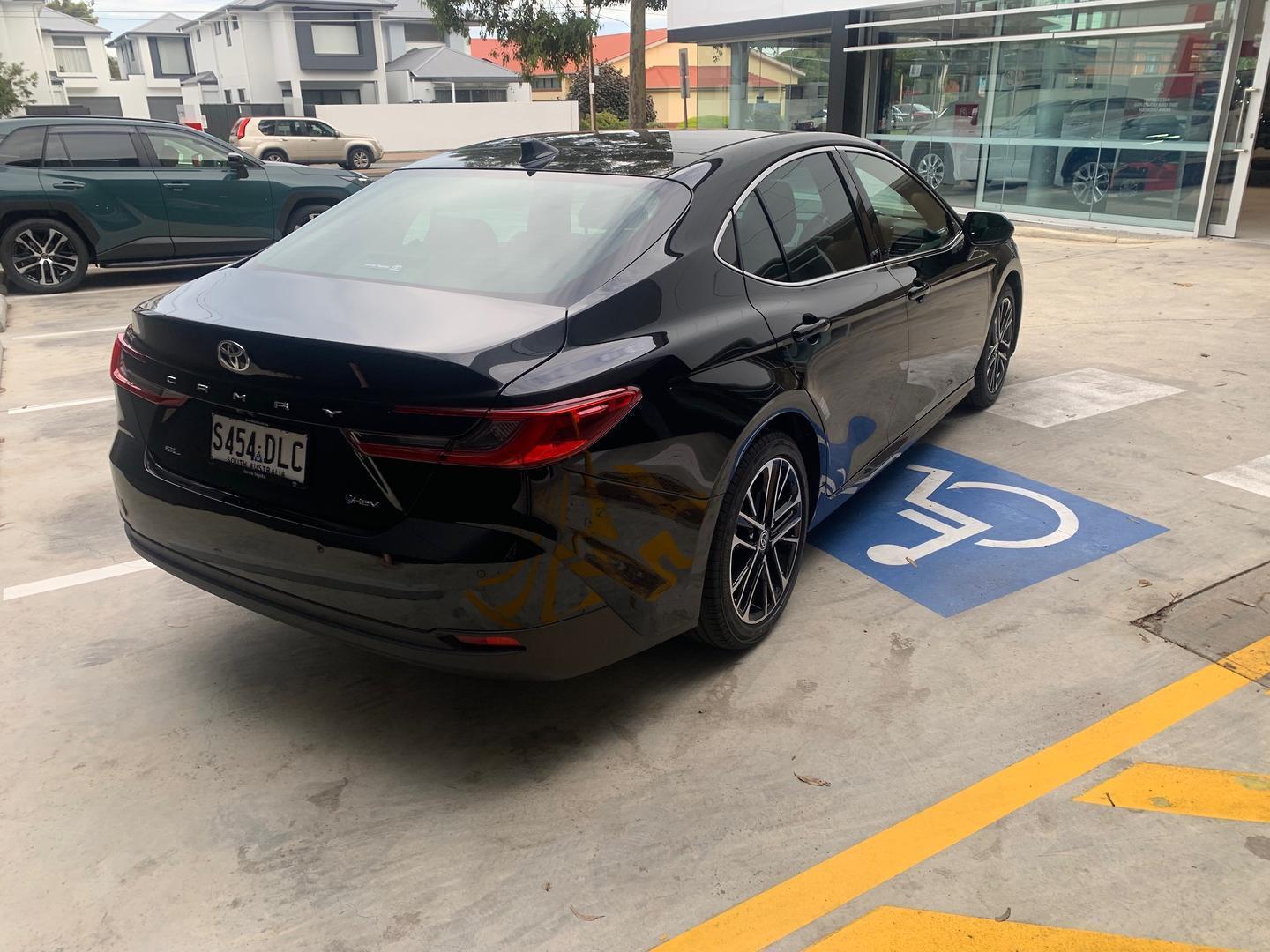 2025 Toyota Camry SL — photo 2