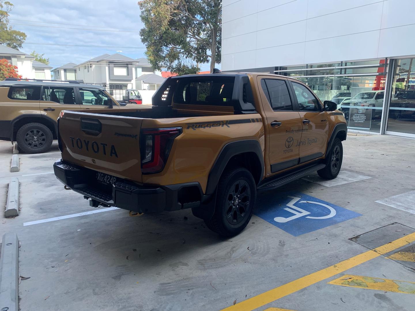 2026 Toyota Hilux Rugged X 48V — photo 2