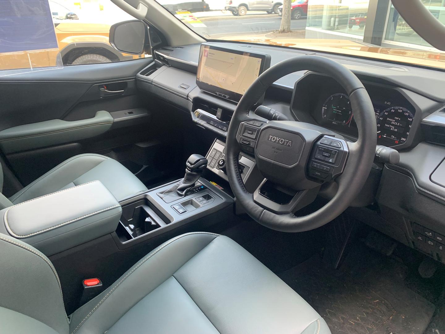 2026 Toyota Hilux Rugged X 48V — photo 4