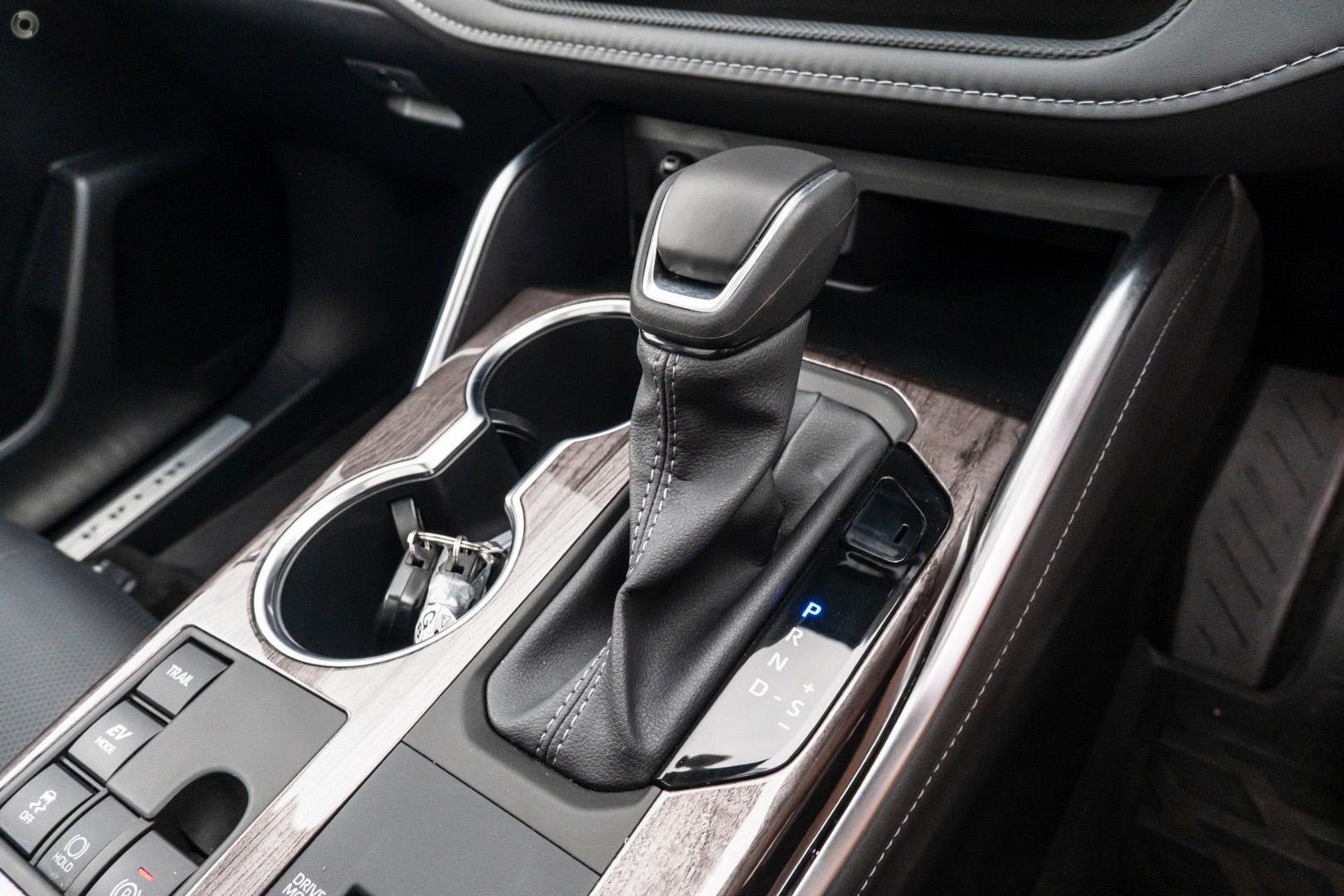 2025 Toyota Kluger Grande — photo 15