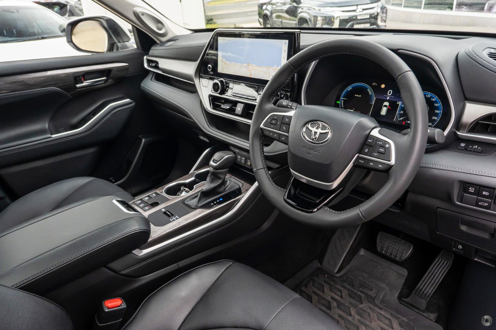 2025 Toyota Kluger Grande — photo 6