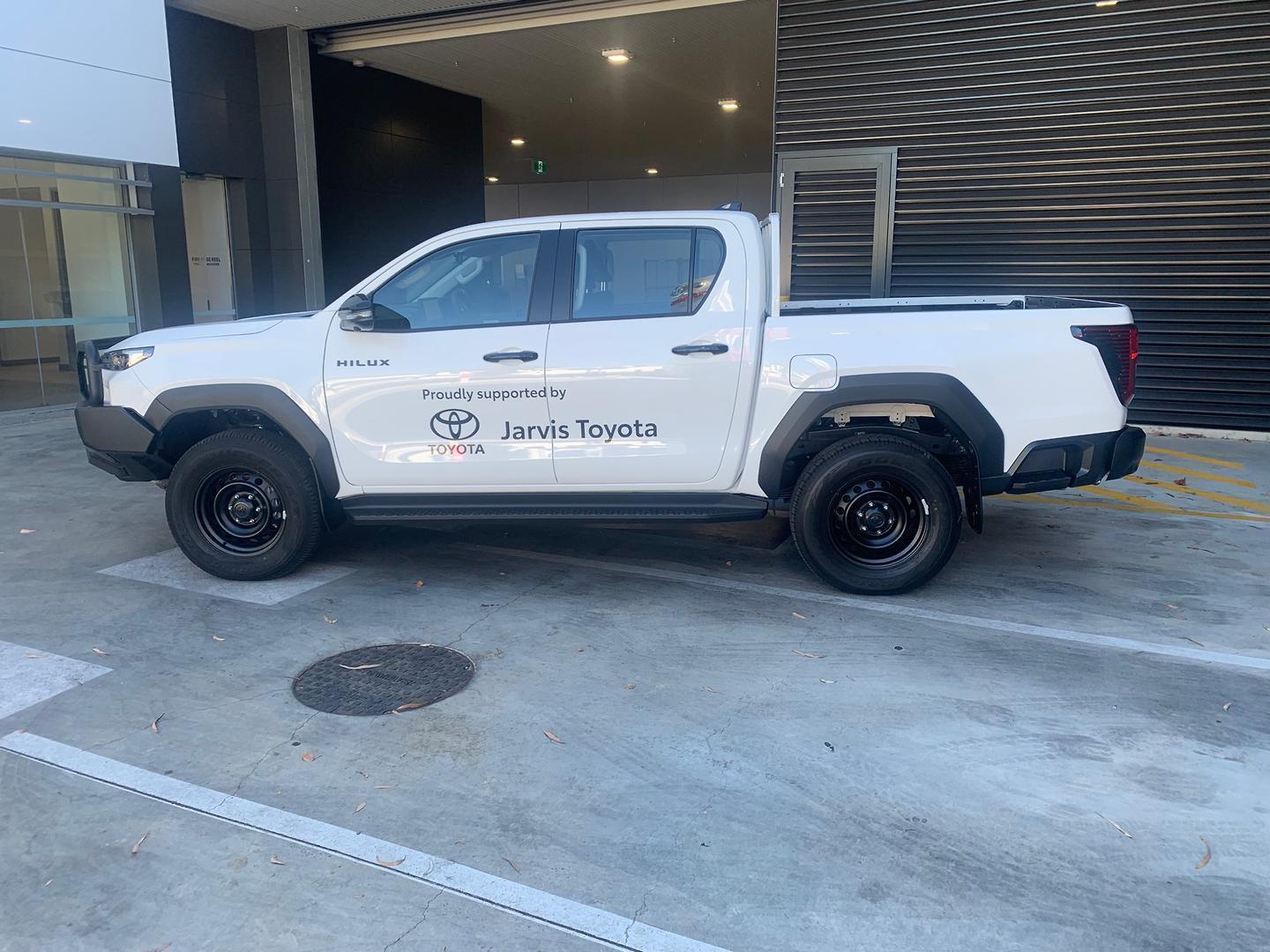 2025 Toyota Hilux SR 48V — photo 3