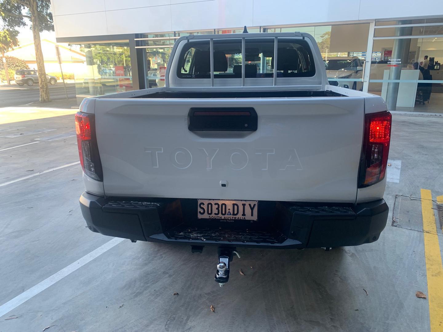 2025 Toyota Hilux SR 48V — photo 5