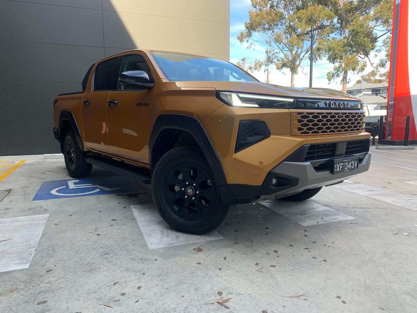 2025 Toyota Hilux Rogue 48V — photo 1