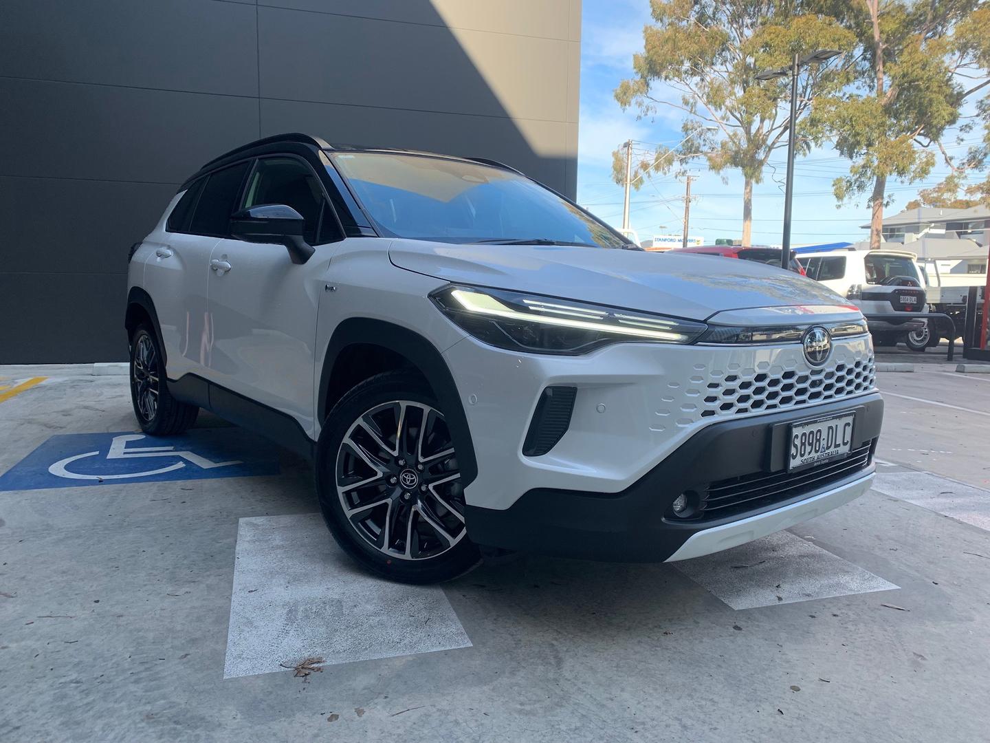 2026 Toyota Corolla Cross Atmos — photo 1