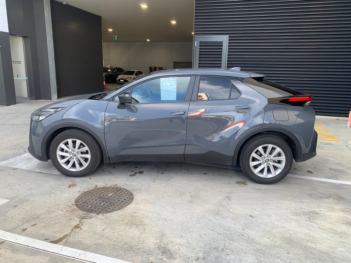 2026 Toyota C-HR GXL — photo 3