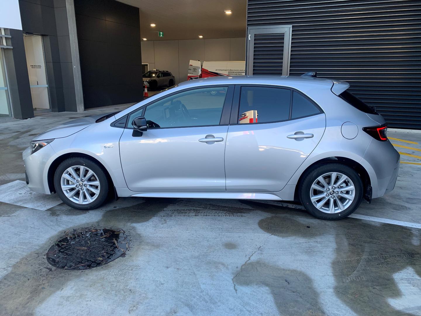 2026 Toyota Corolla SX Hybrid — photo 2