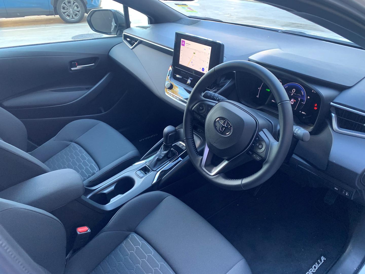 2026 Toyota Corolla SX Hybrid — photo 3
