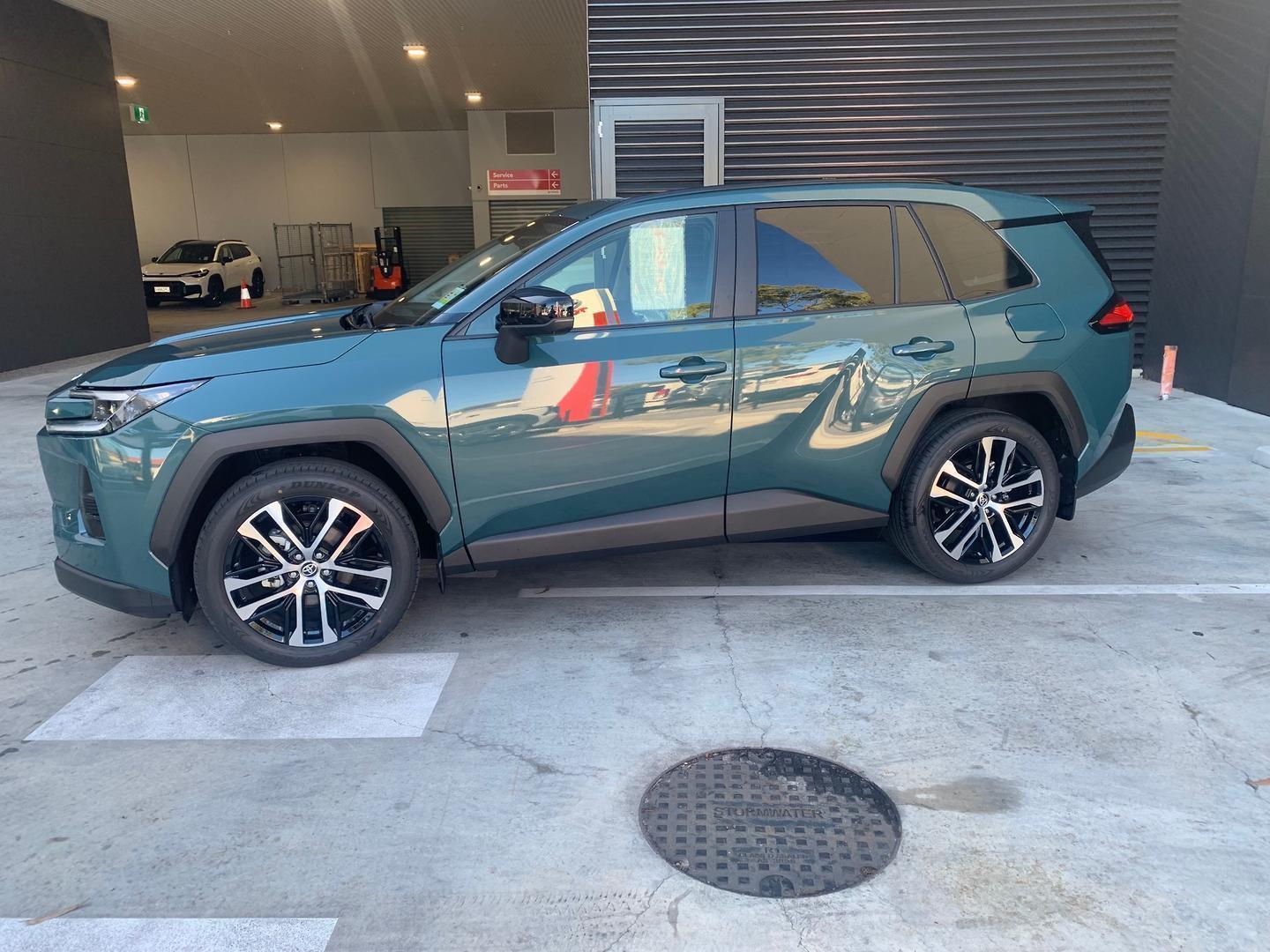 2026 Toyota RAV4 Cruiser — photo 3