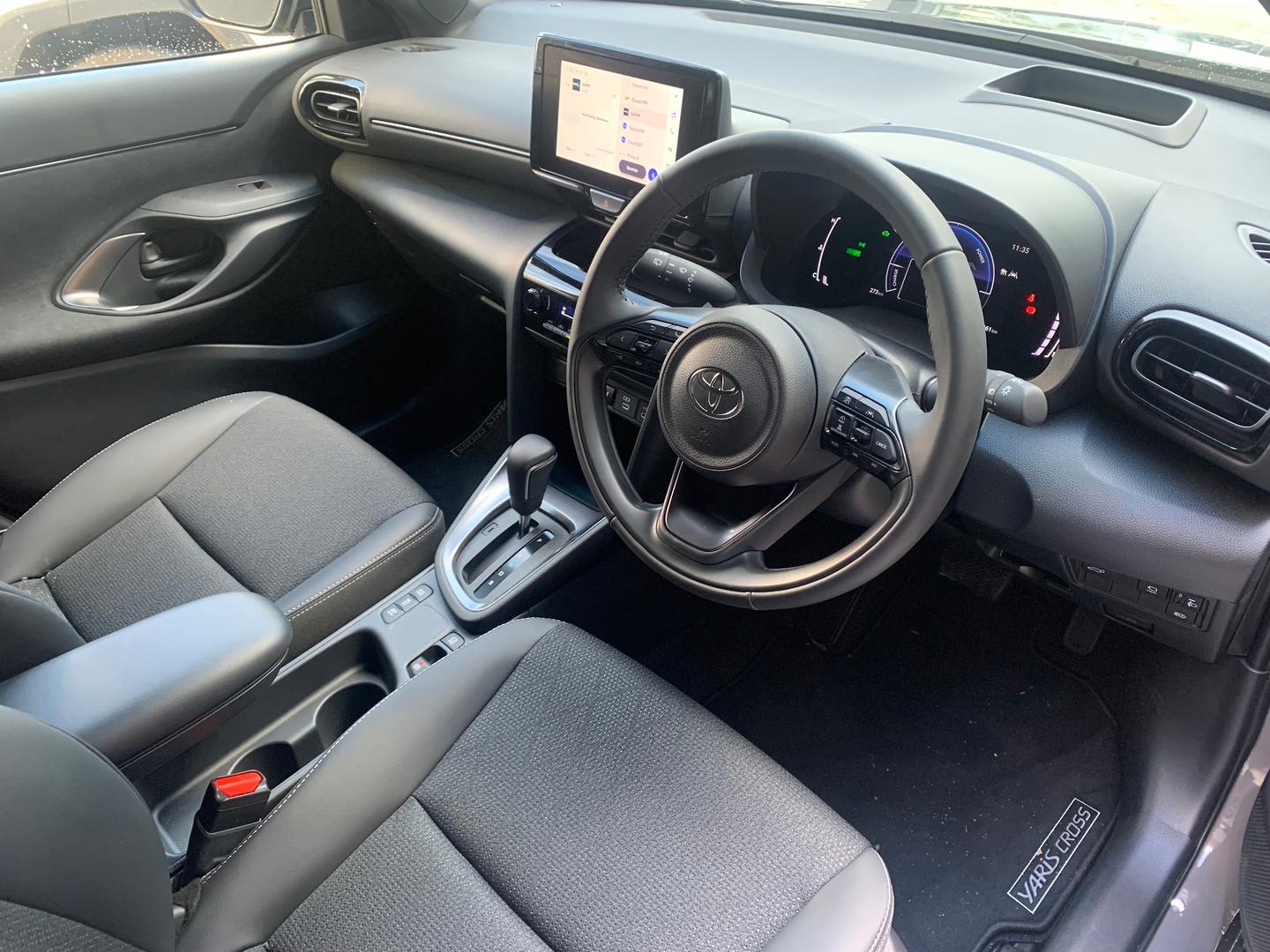 2026 Toyota Yaris Cross Urban — photo 4