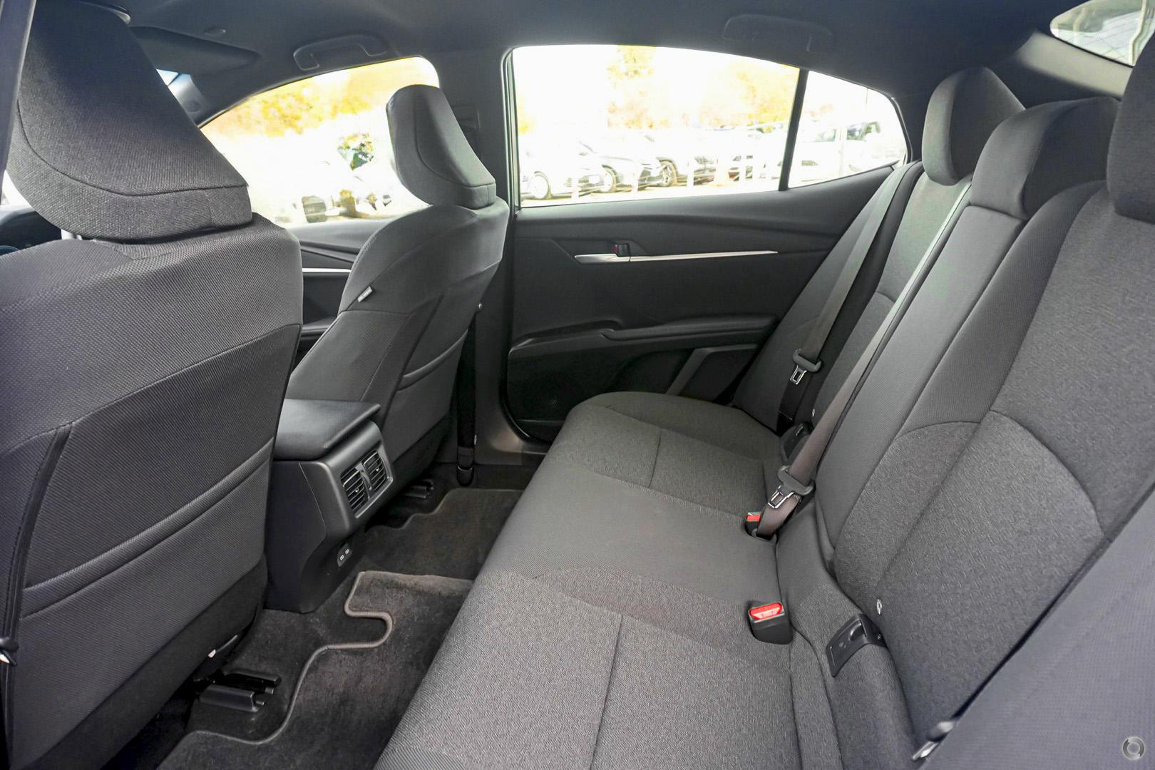 2026 Toyota Camry Ascent Sport — photo 9