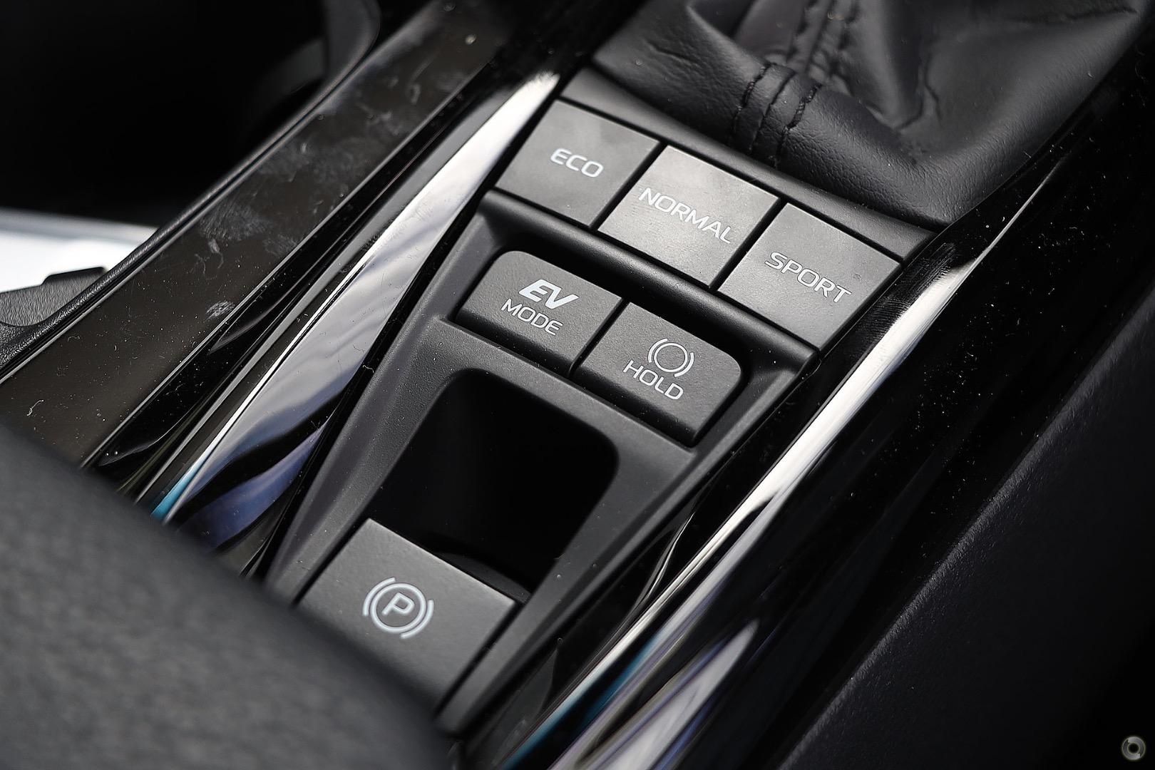 2026 Toyota Camry Ascent — photo 12