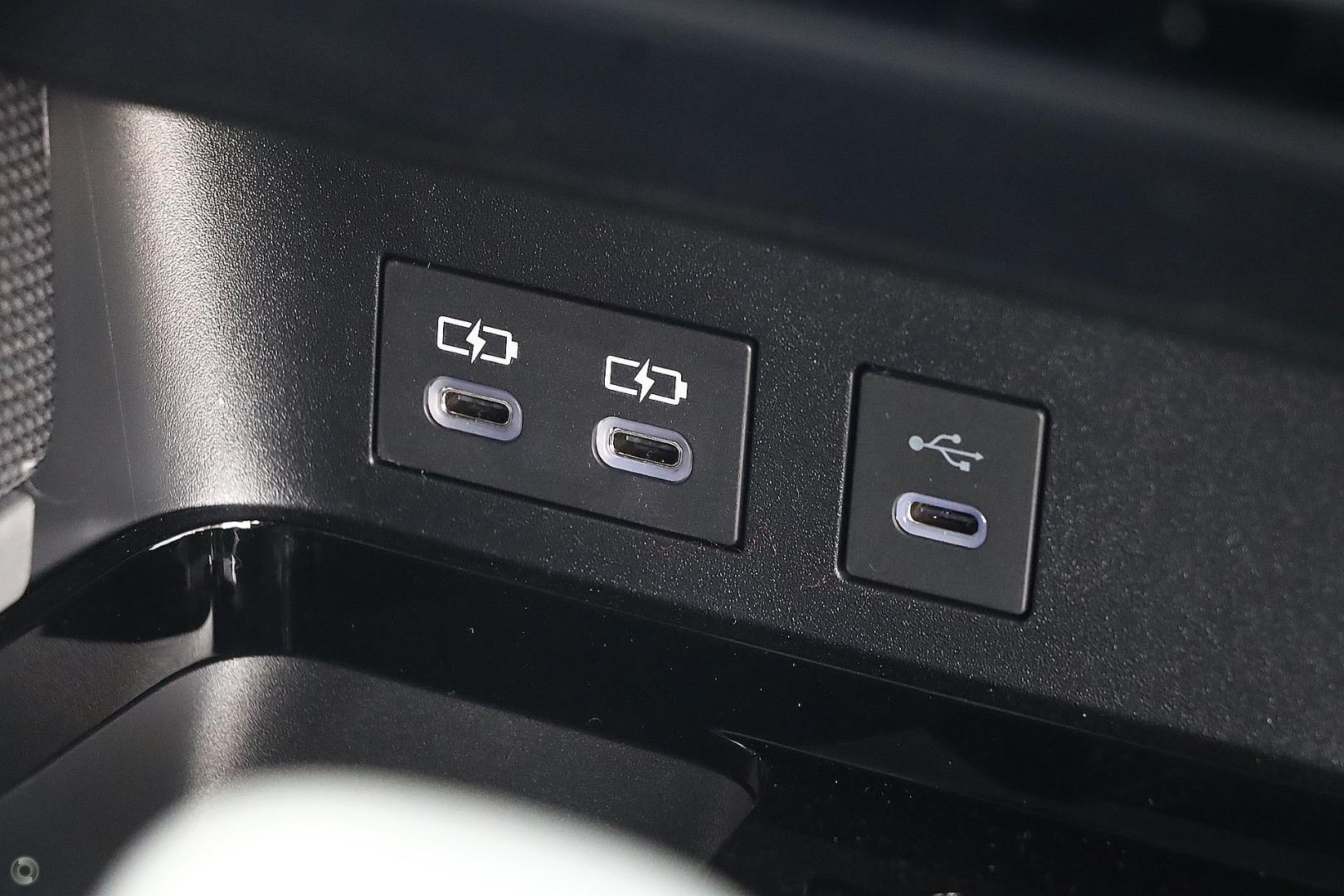 2026 Toyota Camry Ascent — photo 13