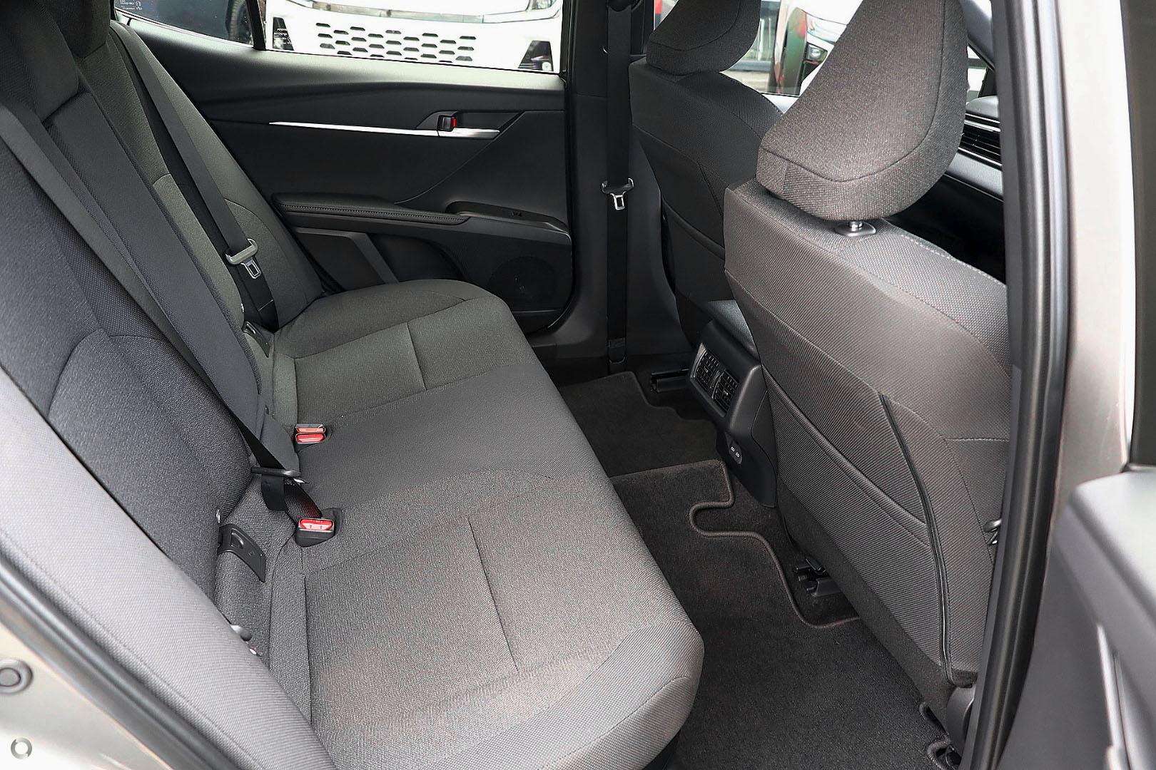 2026 Toyota Camry Ascent — photo 7