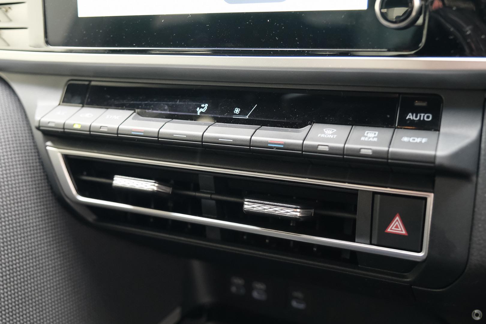 2026 Toyota Camry Ascent — photo 11
