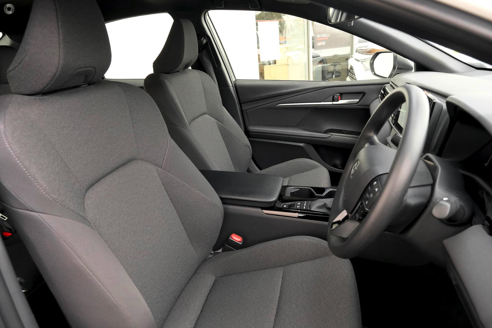 2026 Toyota Camry Ascent — photo 5