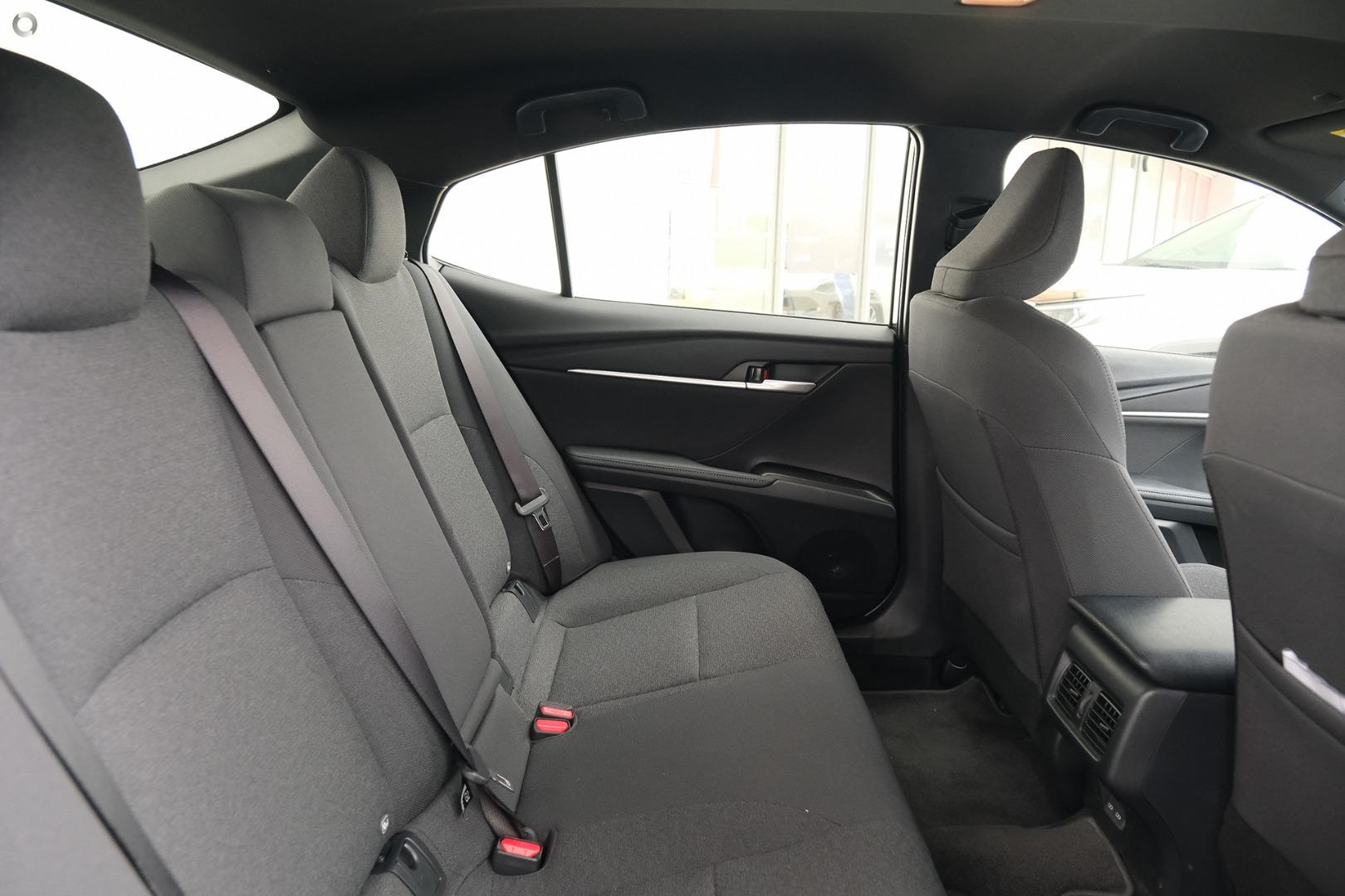 2026 Toyota Camry Ascent — photo 7