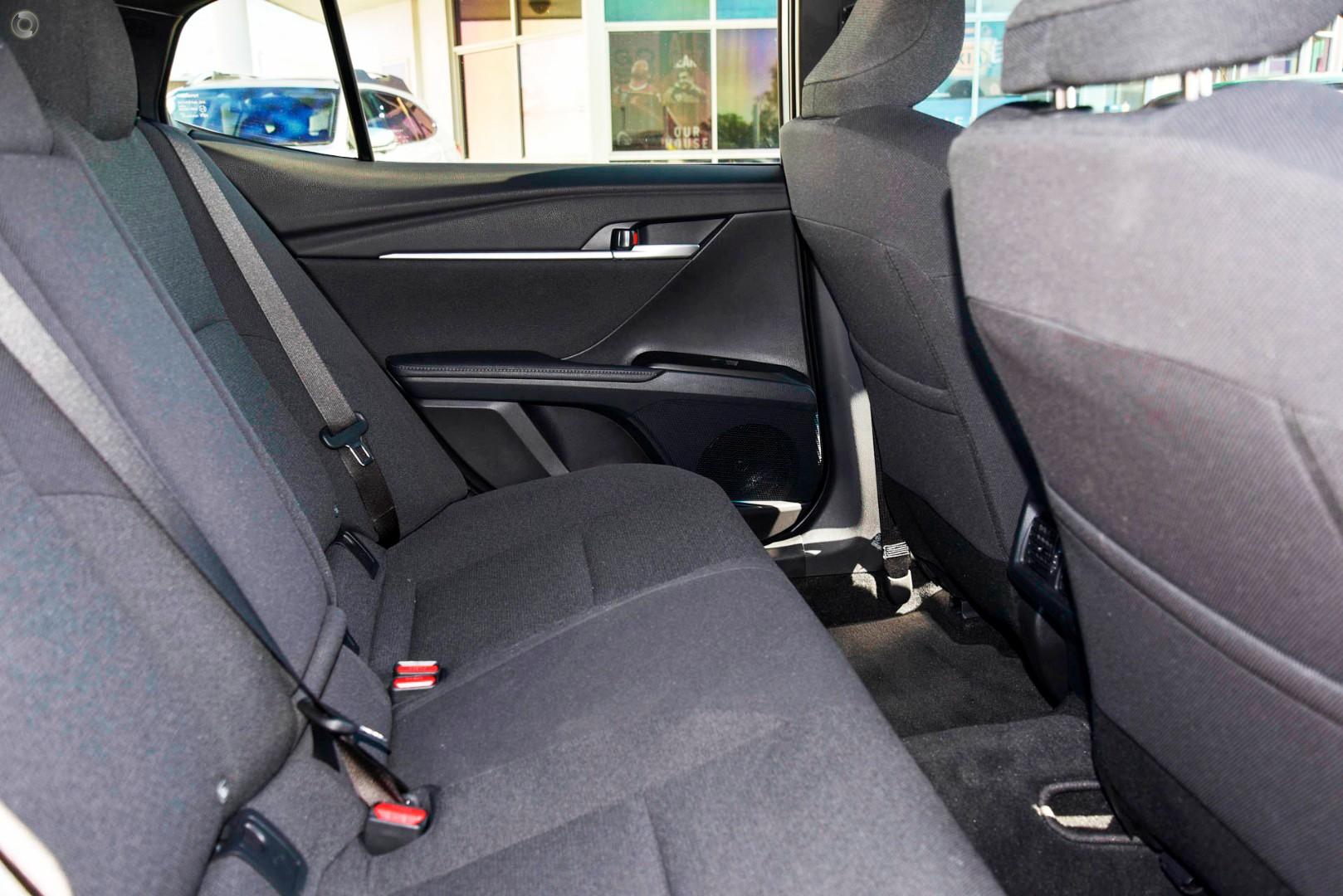 2026 Toyota Camry Ascent — photo 7