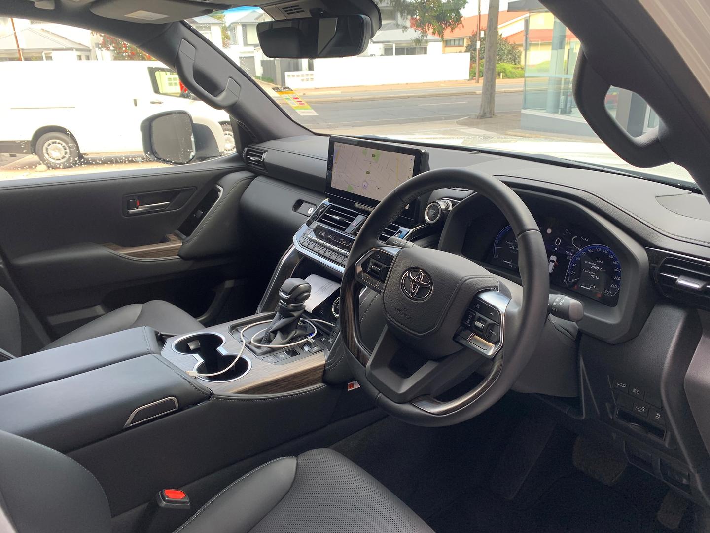 2026 Toyota Landcruiser VX — photo 4