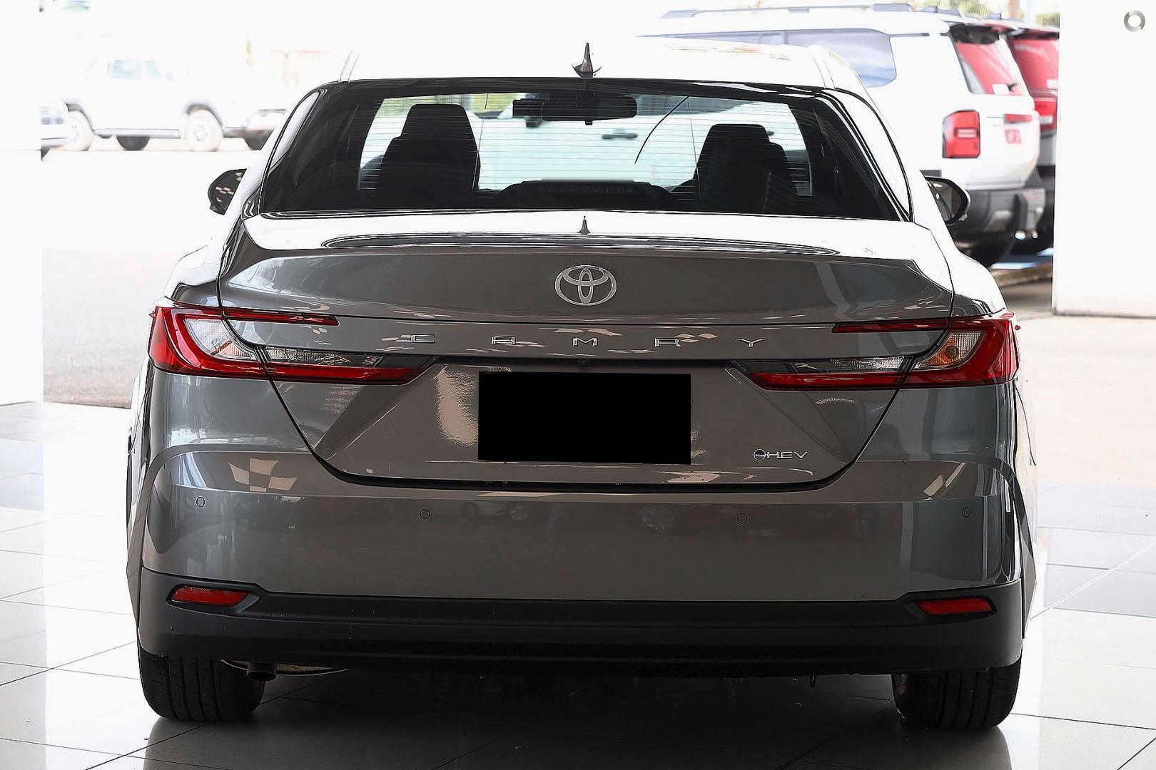 2026 Toyota Camry Ascent — photo 3
