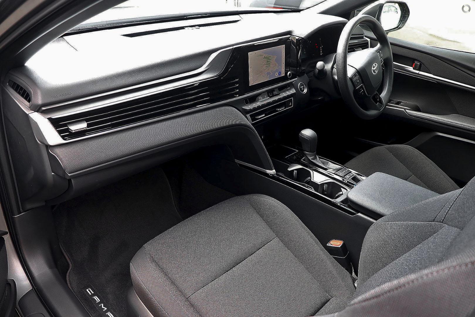 2026 Toyota Camry Ascent — photo 5