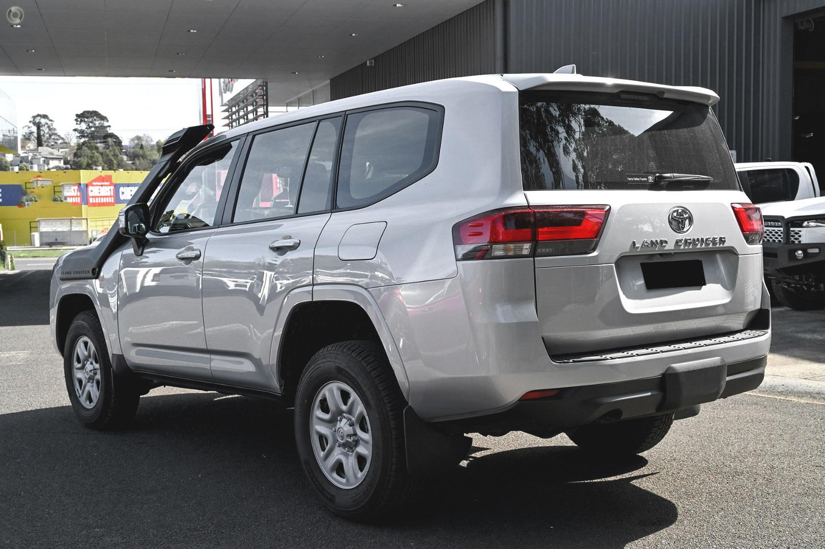 2026 Toyota Landcruiser GX — photo 4