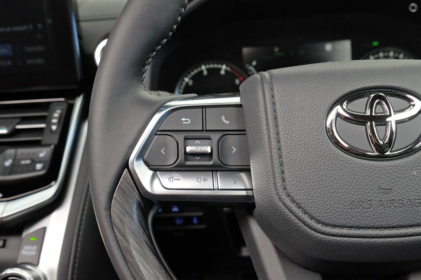 2026 Toyota Landcruiser GR Sport — photo 10