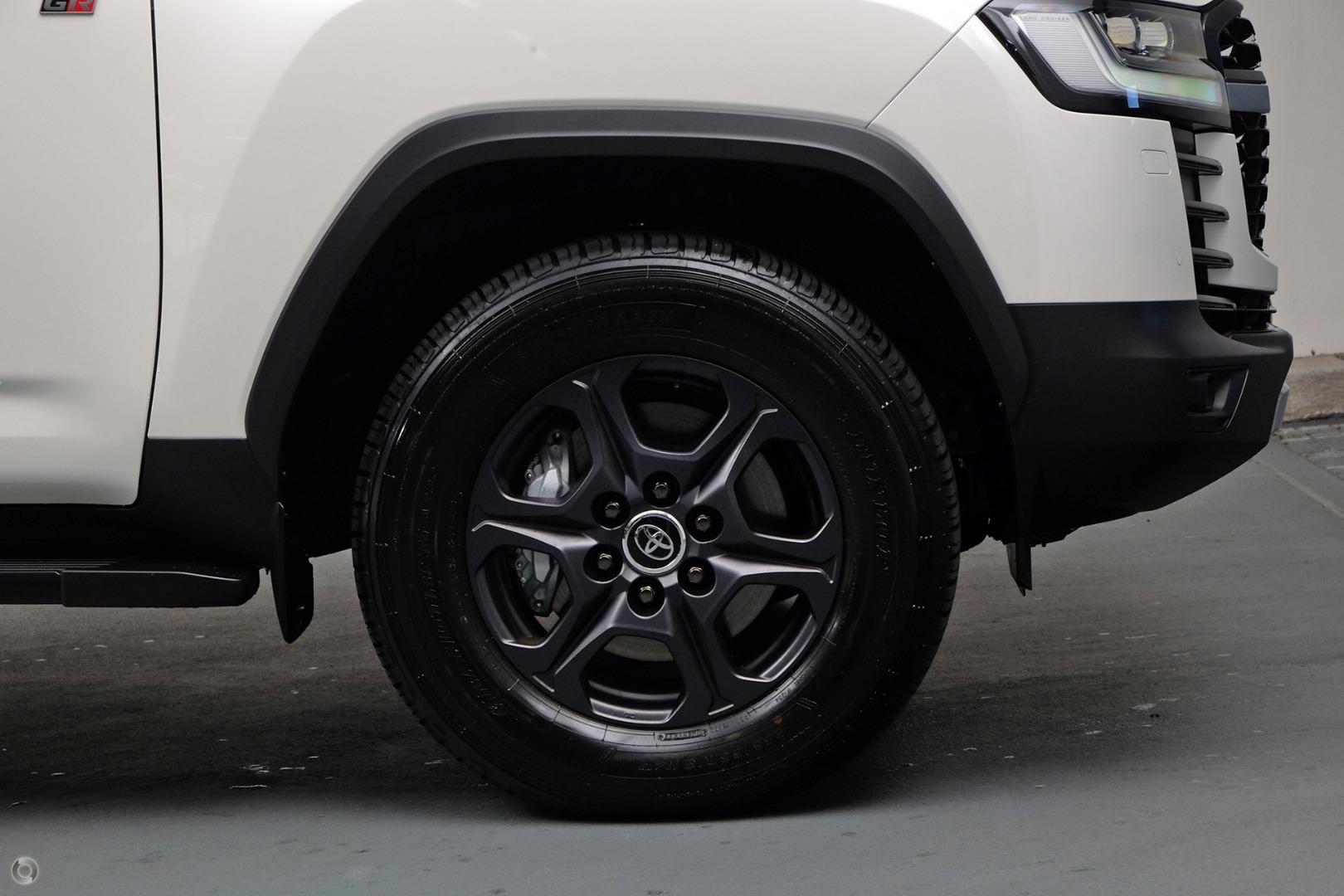2026 Toyota Landcruiser GR Sport — photo 14