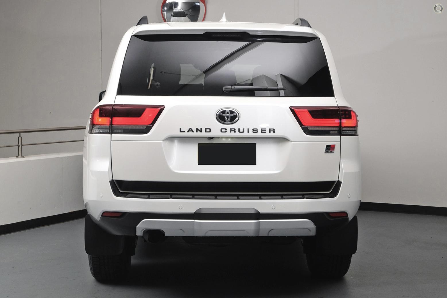2026 Toyota Landcruiser GR Sport — photo 5