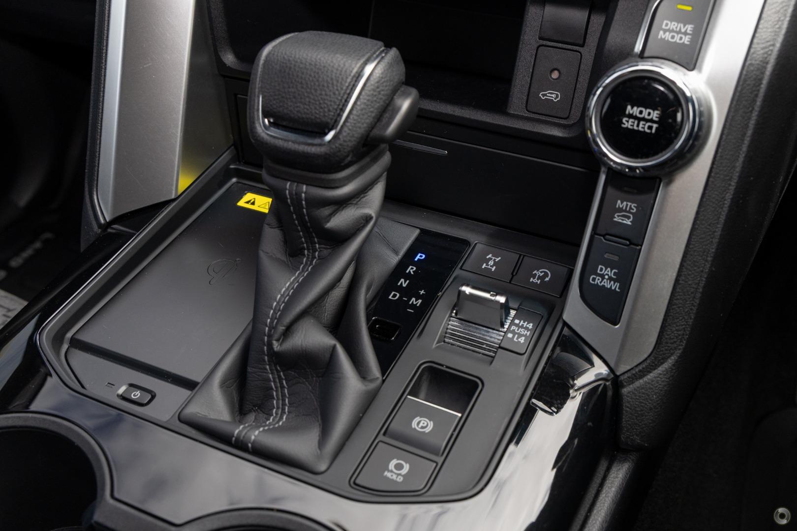 2026 Toyota Landcruiser GXL — photo 15