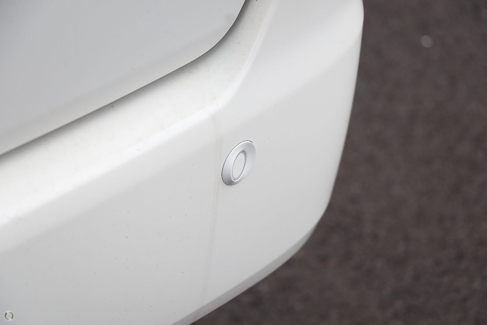 2026 Toyota Hiace — photo 11