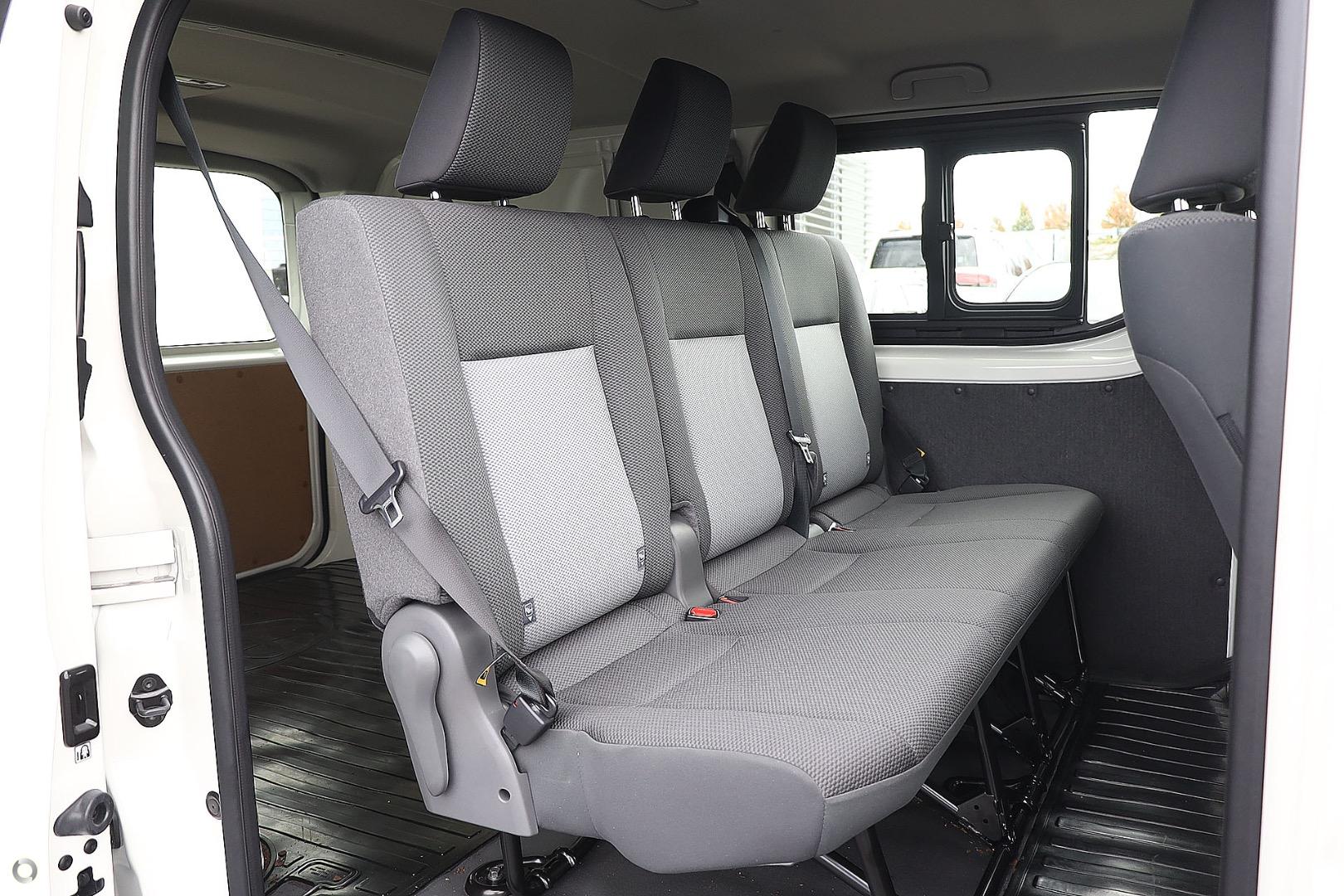 2026 Toyota Hiace — photo 4
