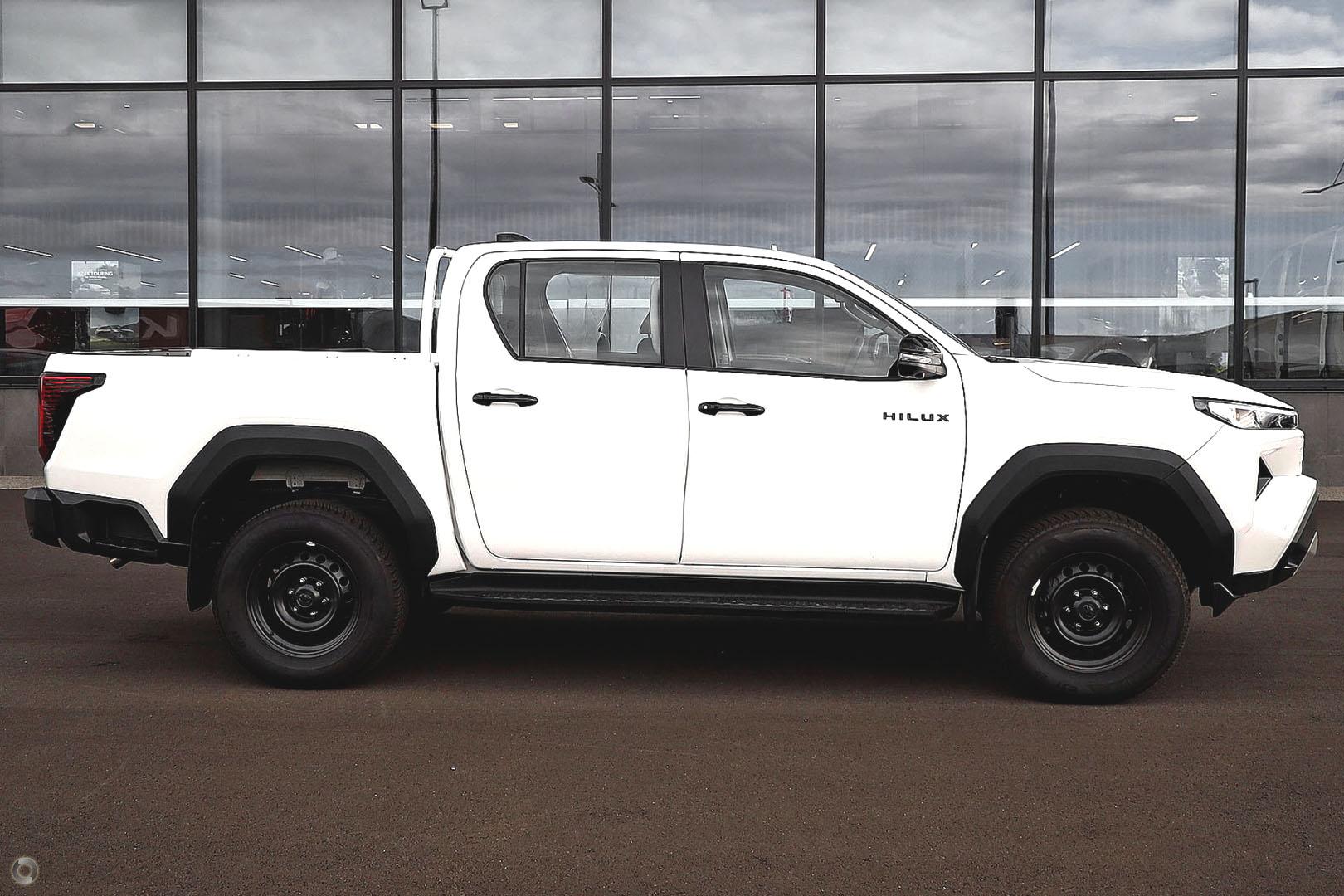 2026 Toyota Hilux SR 48V — photo 5