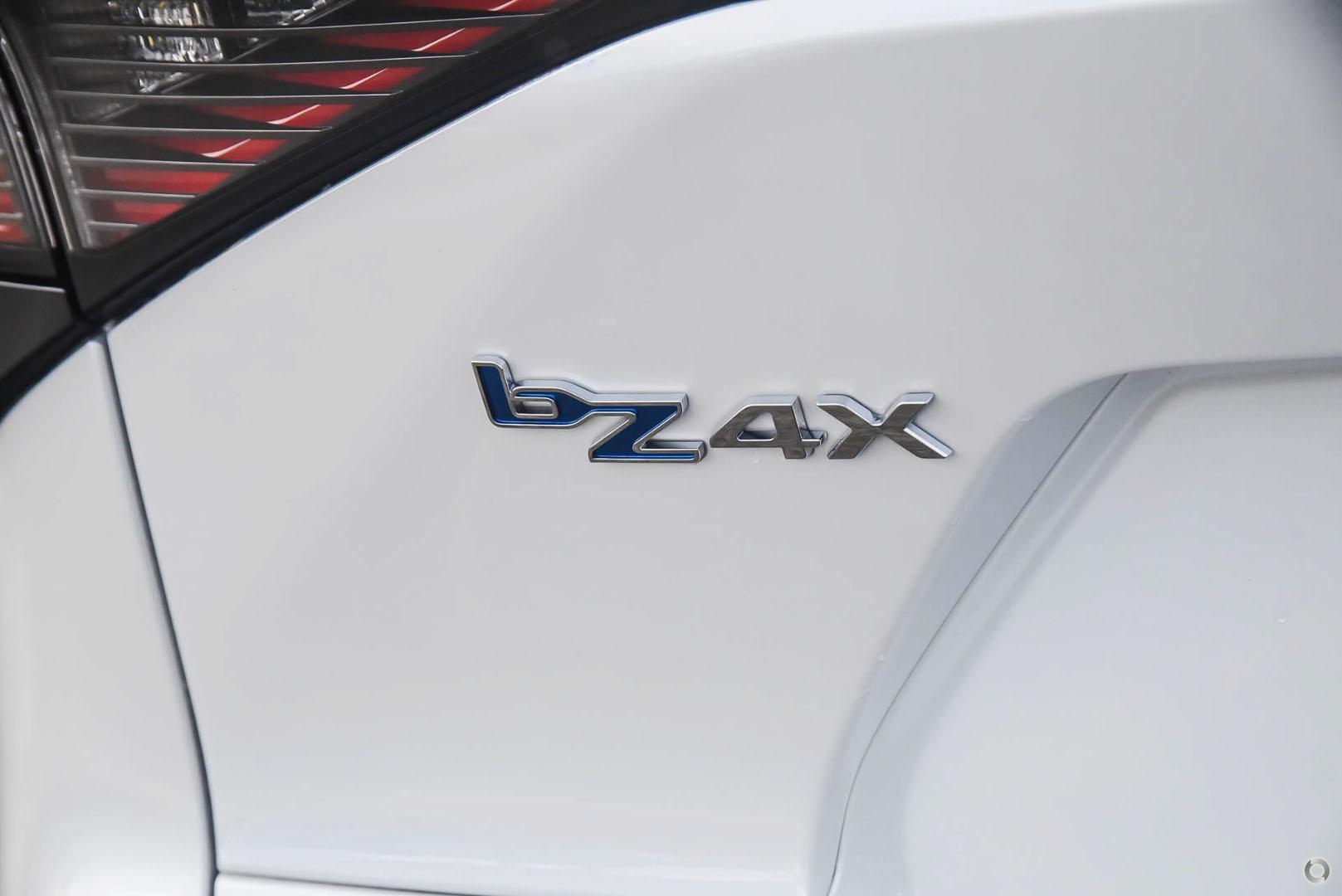 2026 Toyota bZ4X — photo 10