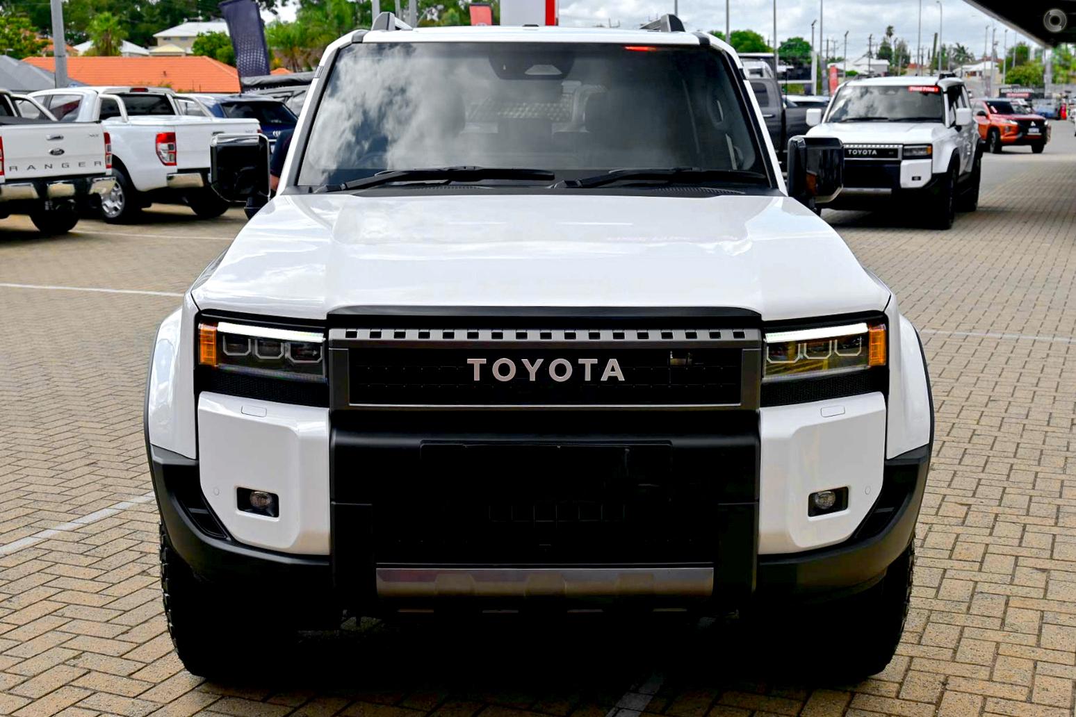 2026 Toyota Landcruiser Prado Altitude — photo 1