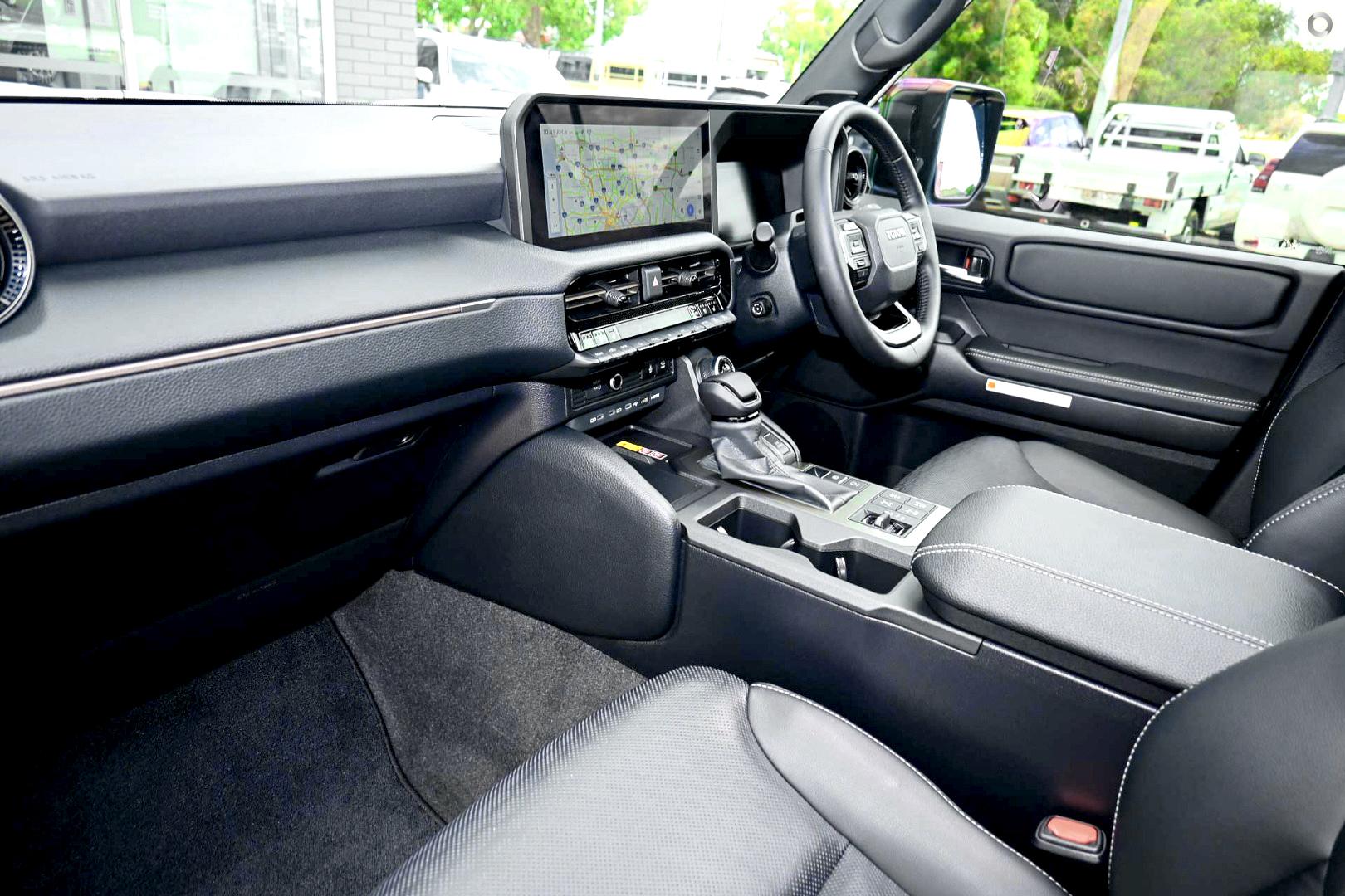 2026 Toyota Landcruiser Prado Altitude — photo 7