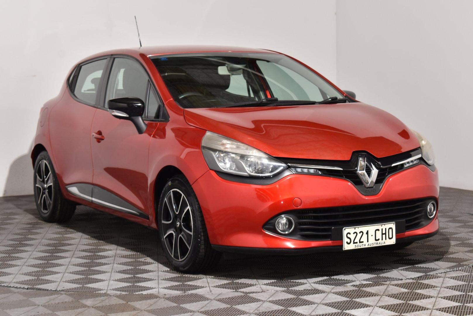 2016 Renault Clio Expression — photo 1