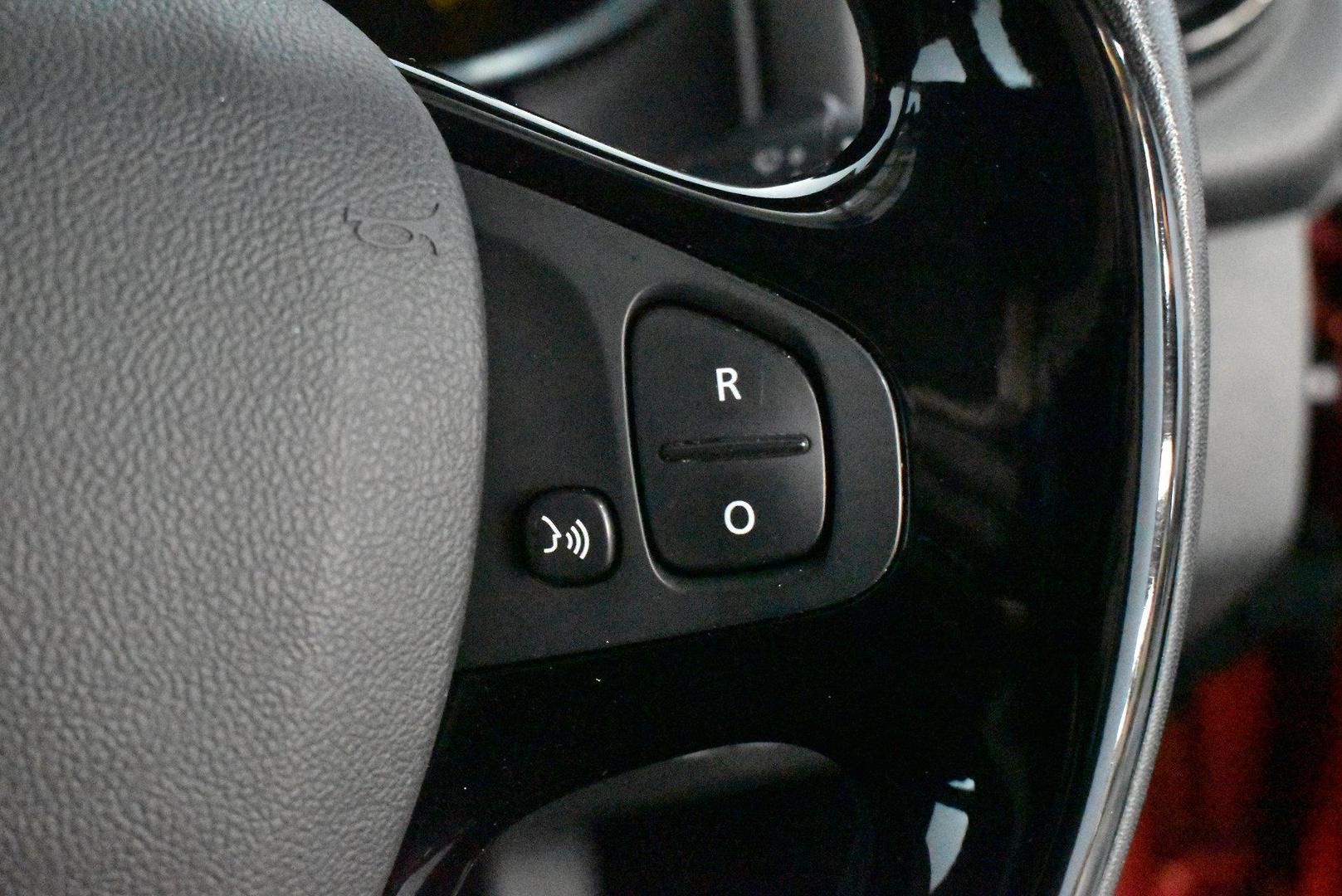 2016 Renault Clio Expression — photo 22