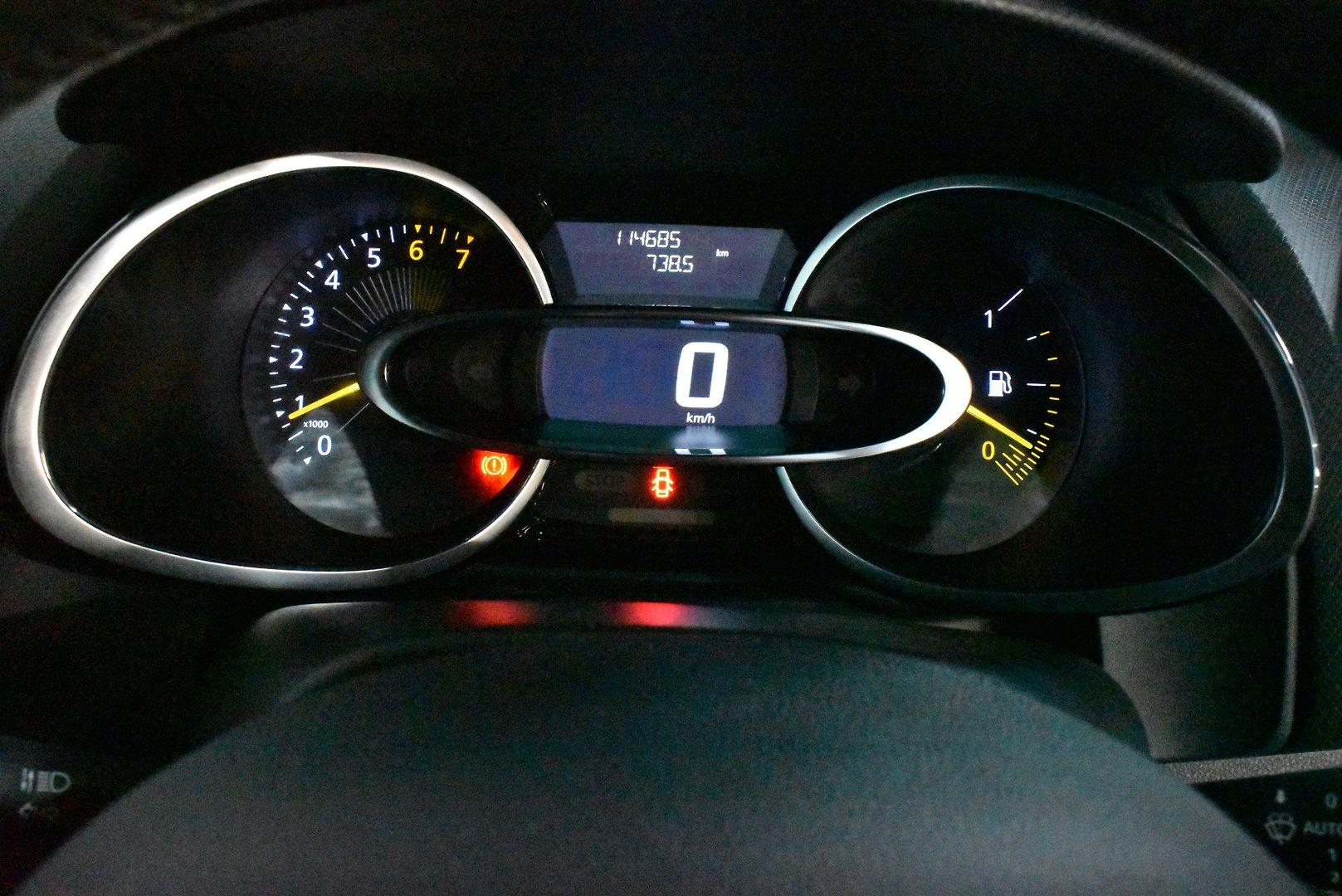 2016 Renault Clio Expression — photo 25