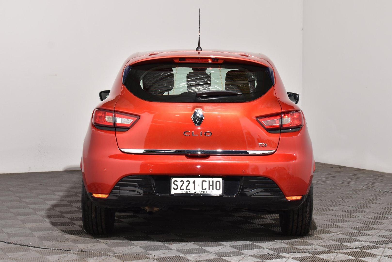 2016 Renault Clio Expression — photo 4